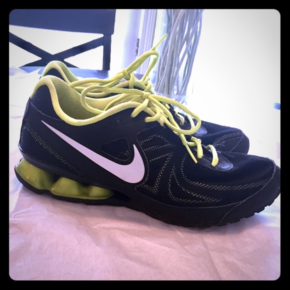 Nike Other - Nike Men's REAX Size 8, EUC black/lime (see pics)